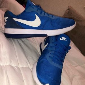 Nike Comfort Sneakers